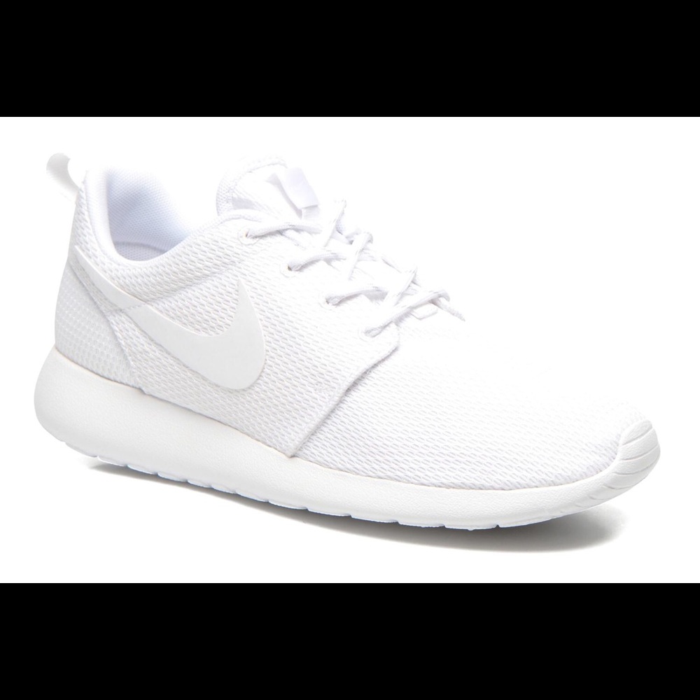 Women’s White Nike Roshes